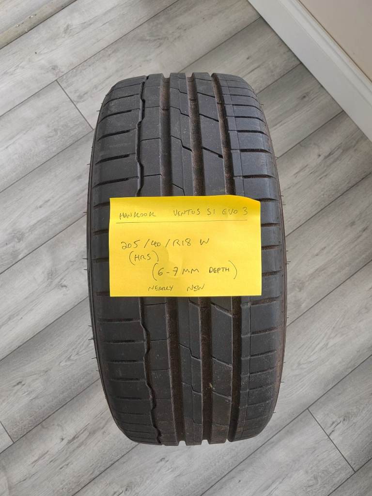 Hankook Venus S1 Evo 3 Car Tyre 205/40/R18 W - Nearly New