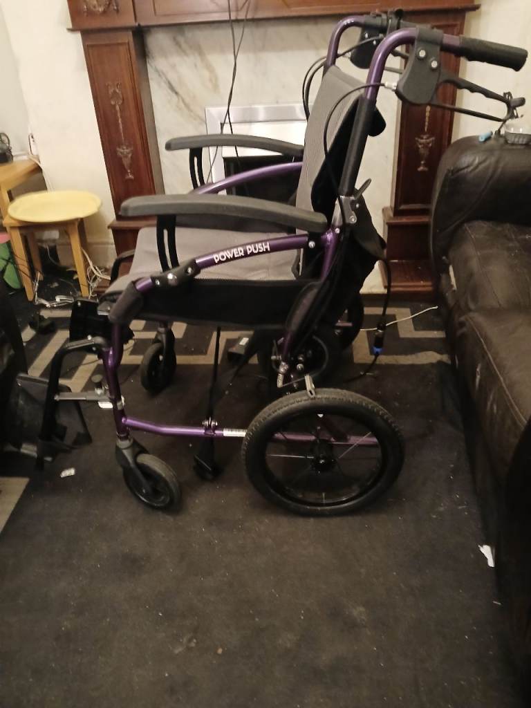 "Power push" electric wheelchair 