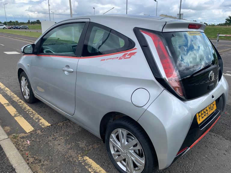 Toyota, AYGO, Hatchback, newer model 2015 silver manual 