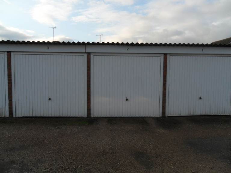 LOCK UP GARAGE TO LET IN BRANSTON