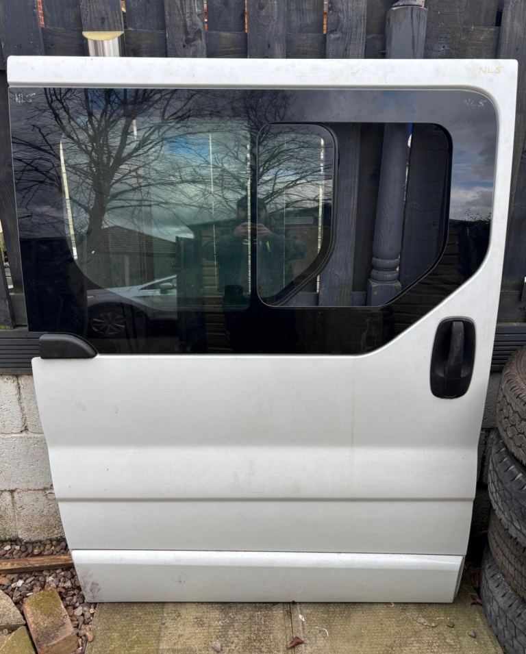 Vauxhall Vivaro/Trafic 2001-2014 O/S (DRIVERD SIDE)  Rear Sliding Door