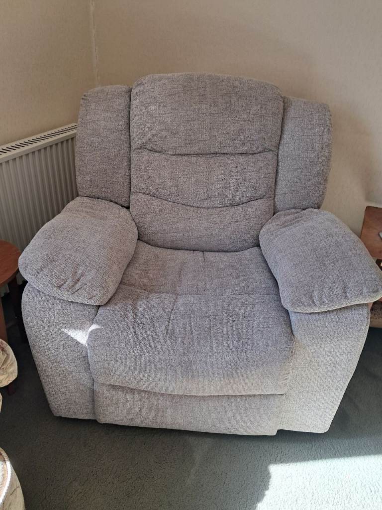 Recliner armchair 