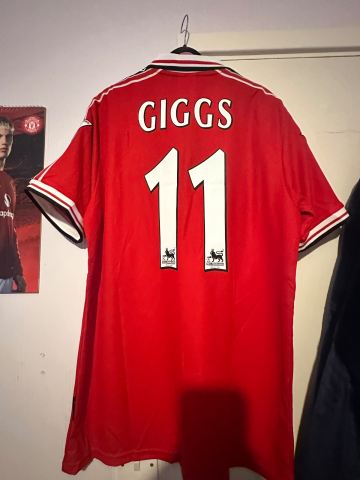 New Umbro Manchester United Football Shirt Giggs 11 – 2XL, £40.00