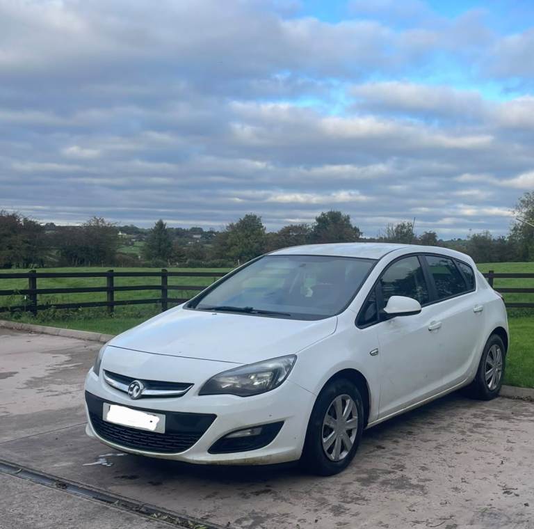 Vauxhall, ASTRA, Hatchback, 2013, Manual, 1686 (cc), 5 doors