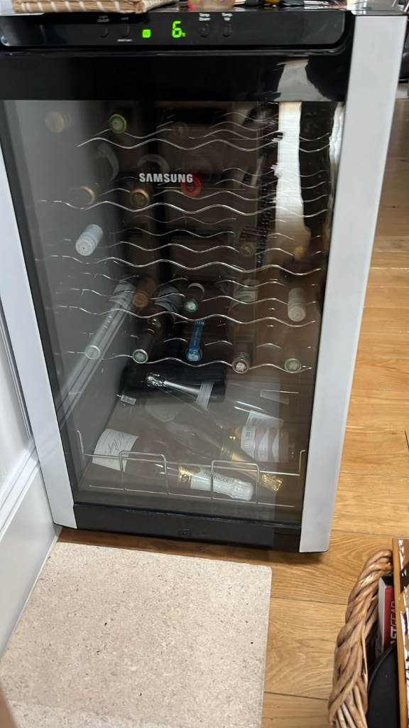 Samsung RW33EBSS1 Undercounter Wine Cooler Fridge
