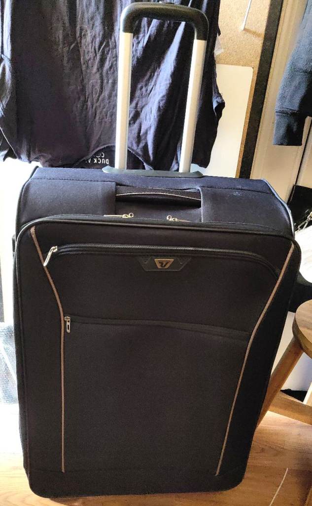 Roncato Navy 4 Wheels Expandable Lage Soft Suitcase