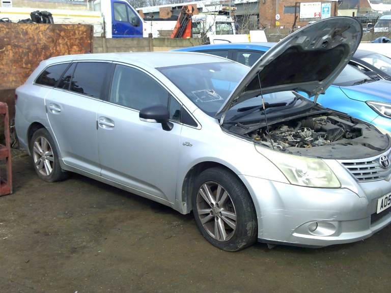 breaking for spares toyota avensis estate 2010 2.2 d4d