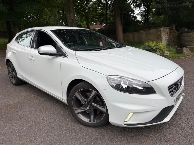 2015 Volvo V40 2.0 D2 R-Design Hatchback 5dr Diesel Manual Euro 6 (s/s) (120 ps) HATCHBACK Diesel...