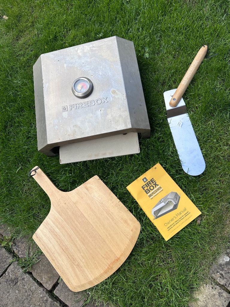 Firebox Pizza Oven for BBQ & utensils 