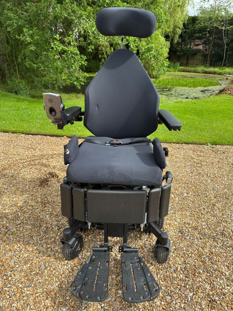 Quantum Edge power chair 