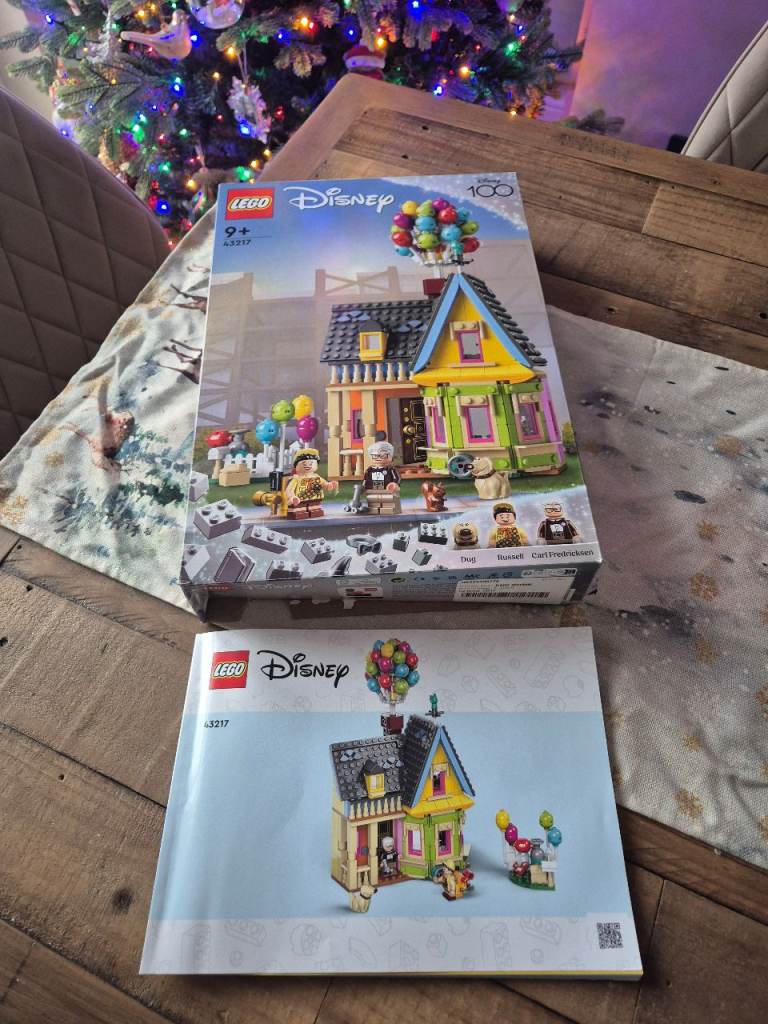 Lego disney Up house