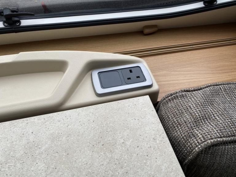 2014 SWIFT FREESTYLE SE S2 TOURING CARAVAN