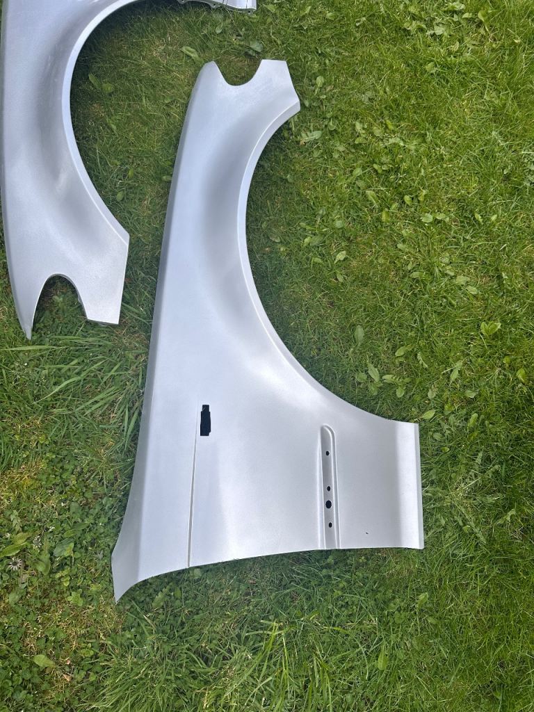 BMW E46 saloon, wings