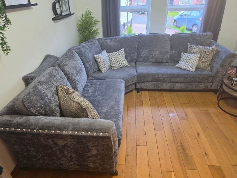 Large Grey Corner Sofa Suite - Good Condition