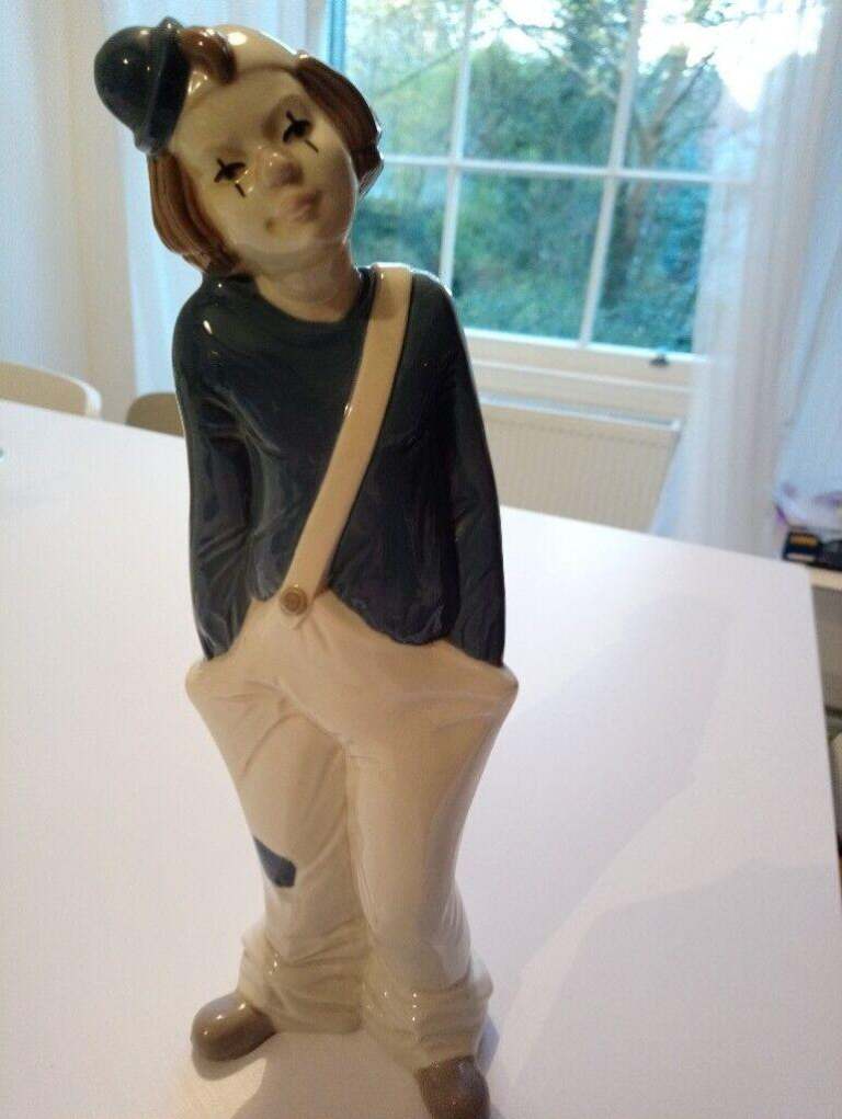 Vintage porcelain clown by Diana of Spain