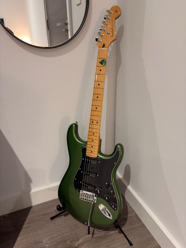 Fender Player II Modified Stratocaster Harvest Green Metallic Case Cable Stand Capo Electric Guitar