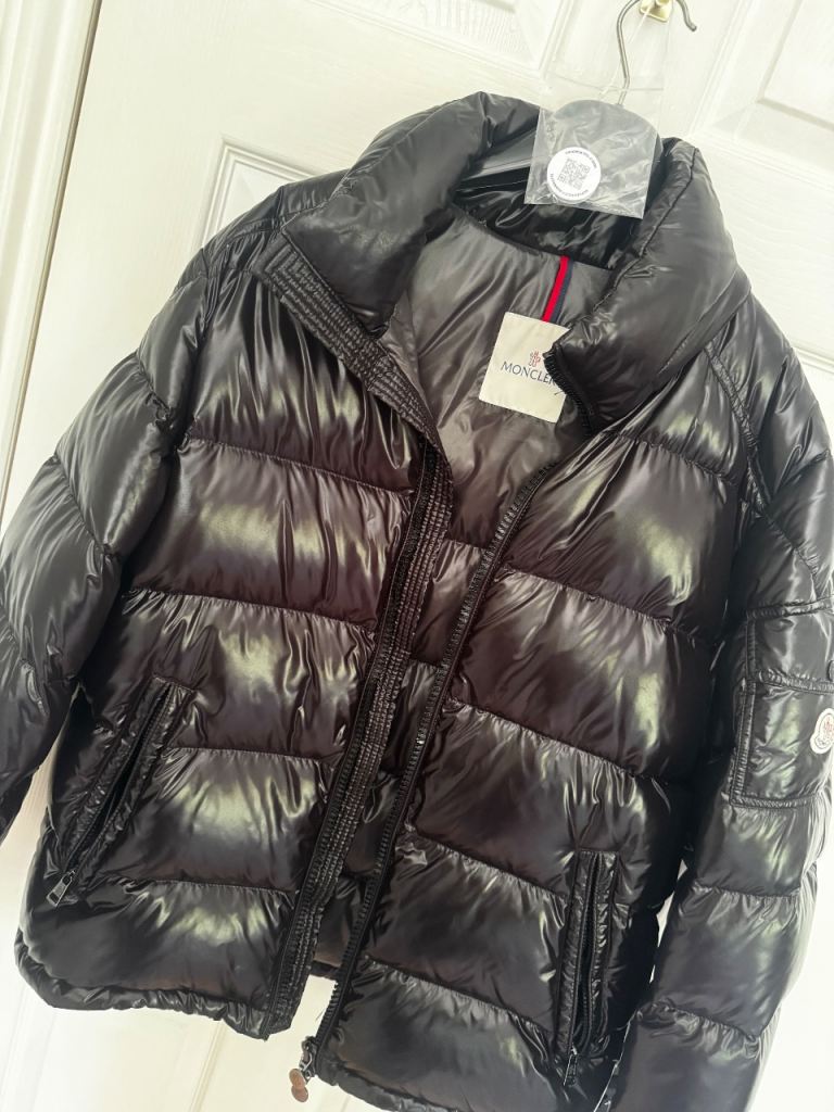 Moncler Puffer Jacket - Black, As Good As New
