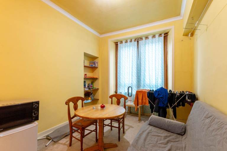 Desirable, 1 bedroom, 1st floor flat off Leith Walk – available soon