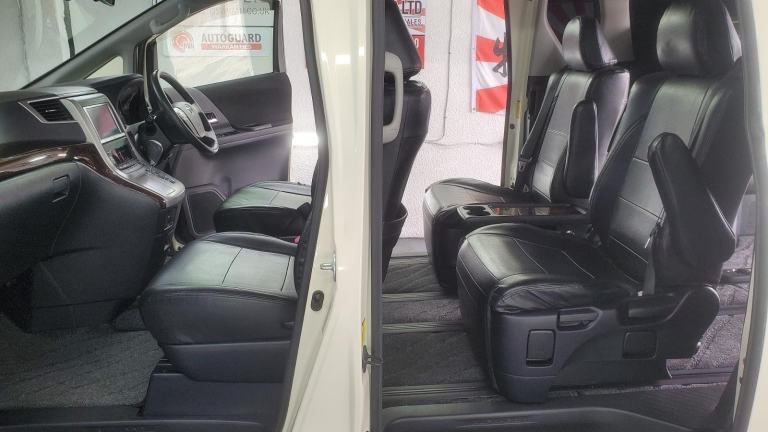 Toyota Alphard 2.4 petrol auto 7 seats sunroofs fresh japanese import 2012