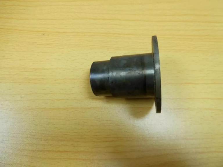 NOS LAND ROVER SERIES 1, 2, 2A CLUTCH WITHDRAWAL SLEEVE 231074