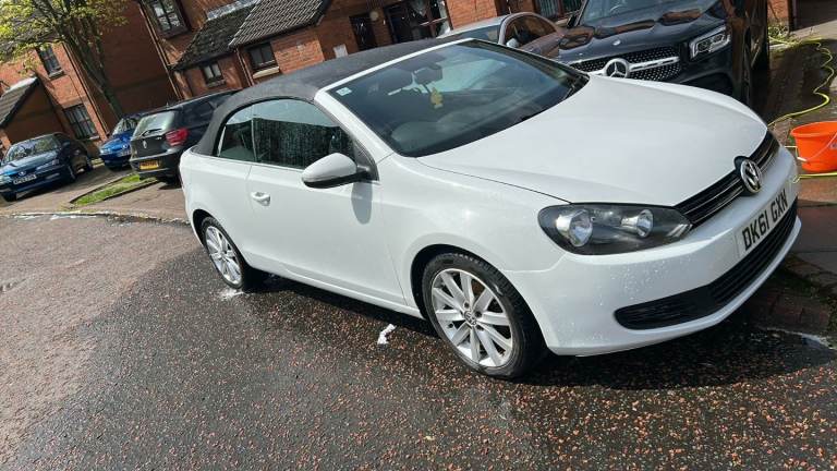 2011 volkswagen golf convertible tdi 1.6L low milege