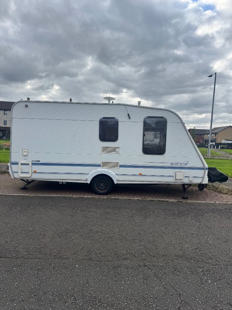 Towing caravan for sale 