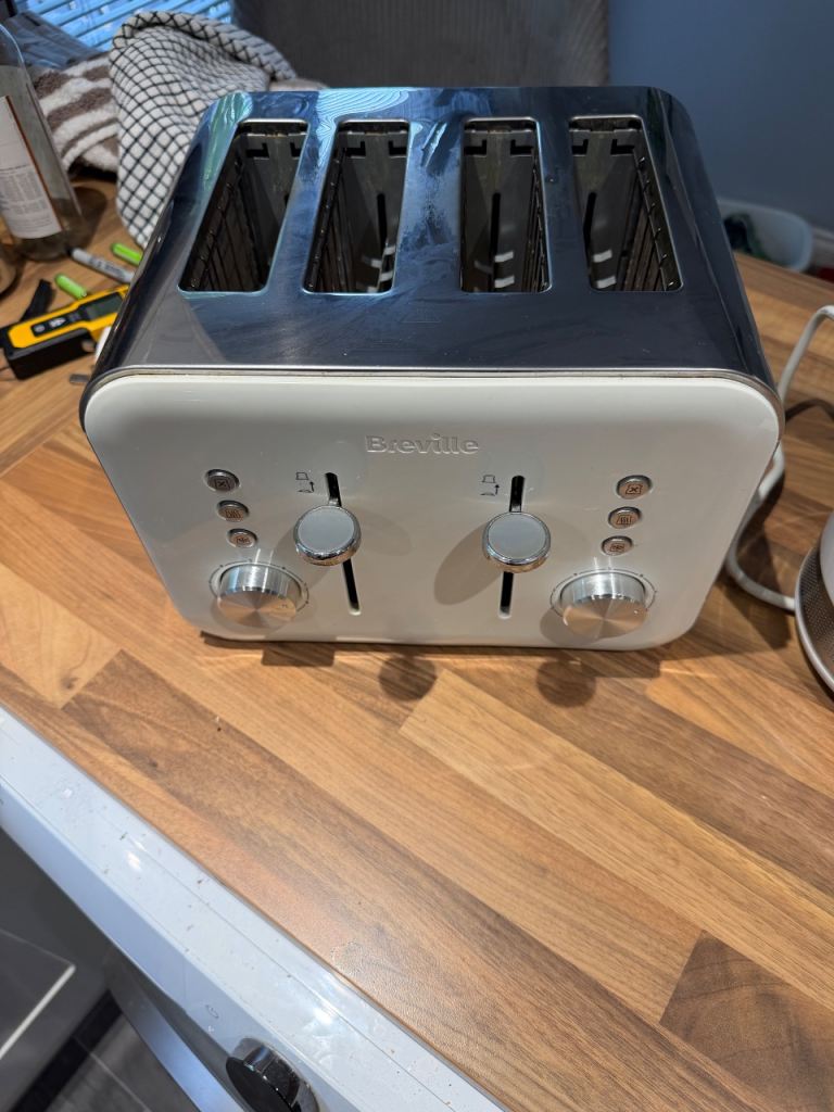 Breville Kettle and 4 slice toaster