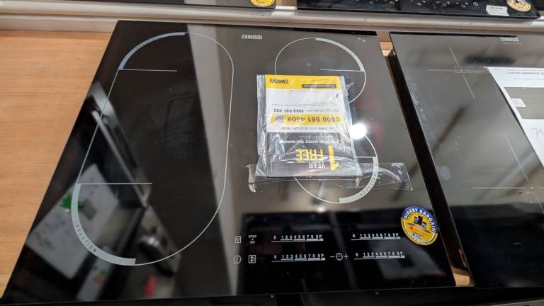 ZANUSSI 60CM BLACK INDUCTION HOB-BRIDGING ZONE-4 ZONES-SLIDE TOUCH CONTROL-CHILD LOCK-EX DISPLAY