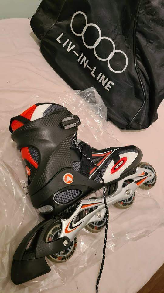 Unisex Inline Skates UK Size 9 with Carry Bag - Excellent Condition! 