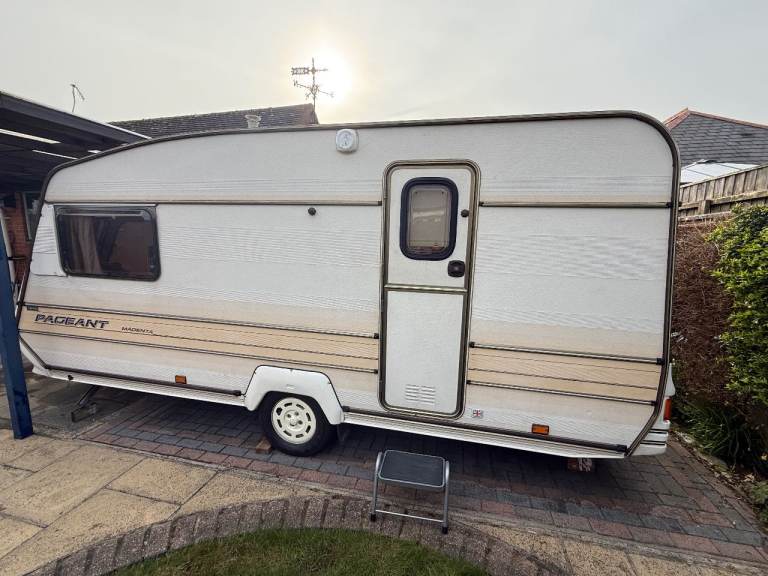1990 Bailey Pageant Magenta 2 Berth Caravan