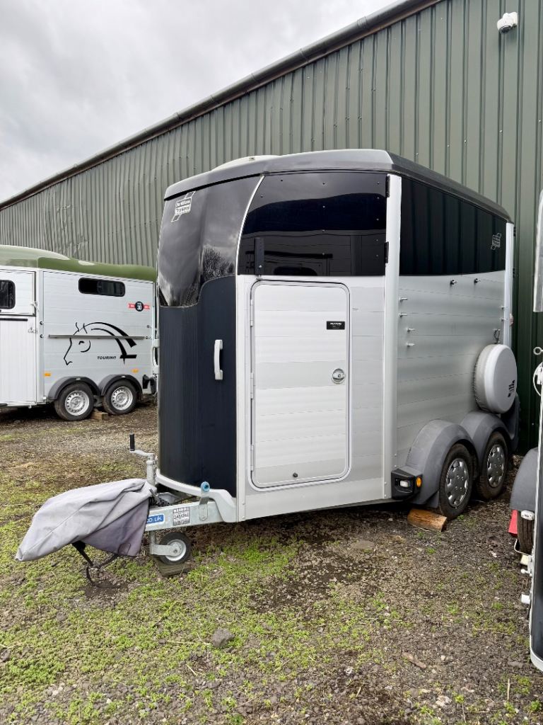 Ifor Williams HBX 506 Black Horse Trailer
