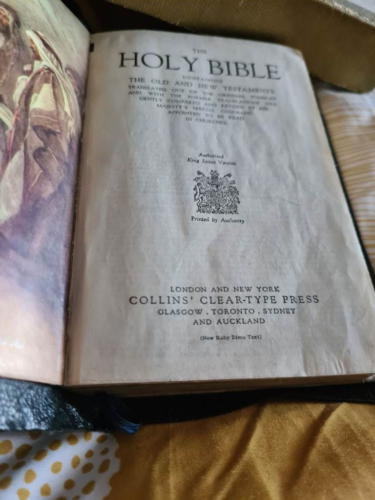 The Holy Bible Collins Clear-Type Press with Illustrations