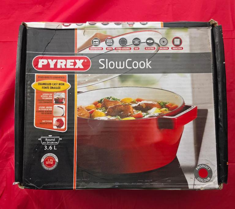NEW Pyrex SlowCook 3.6L Enamelled Cast Iron Casserole Dish - Red