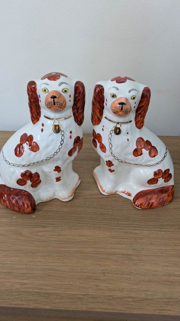 Pair of Vintage Ceramic Spaniel Figurines – Good Condition