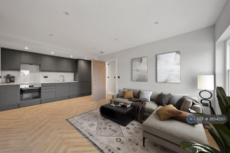 2 bedroom flat in The Yard, Diss, IP22 (2 bed) (#2654250)