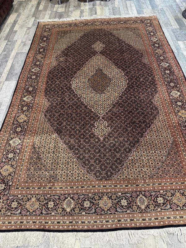 Luxury handmade Persian tabriz Mahi rug 320x200cm