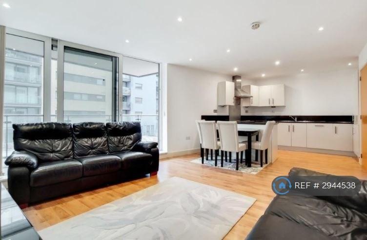 2 bedroom flat in The Galley, London, E16 (2 bed) (#2944538)