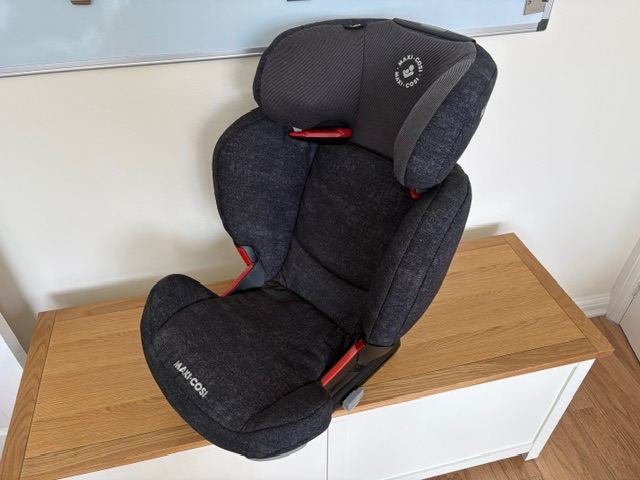 Maxi-Cosi Child car seat with (Isofix)