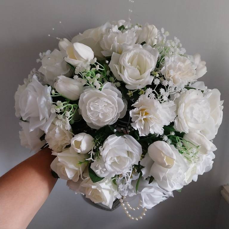 Beautiful Artificial White Flower Arrangement for Wedding/Decor