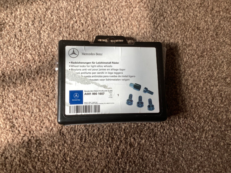 Mercedes Benz A class wheel locks for light alloy wheels 