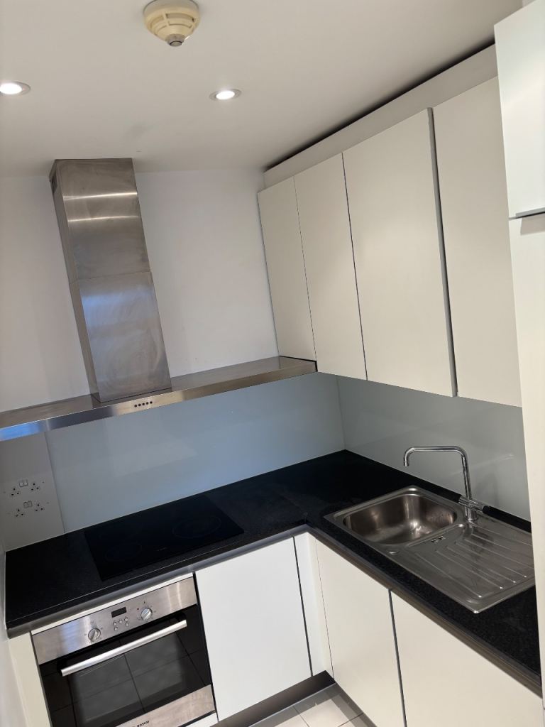 Professional cleaner- Cleaning Service- Reliable cleaning service 