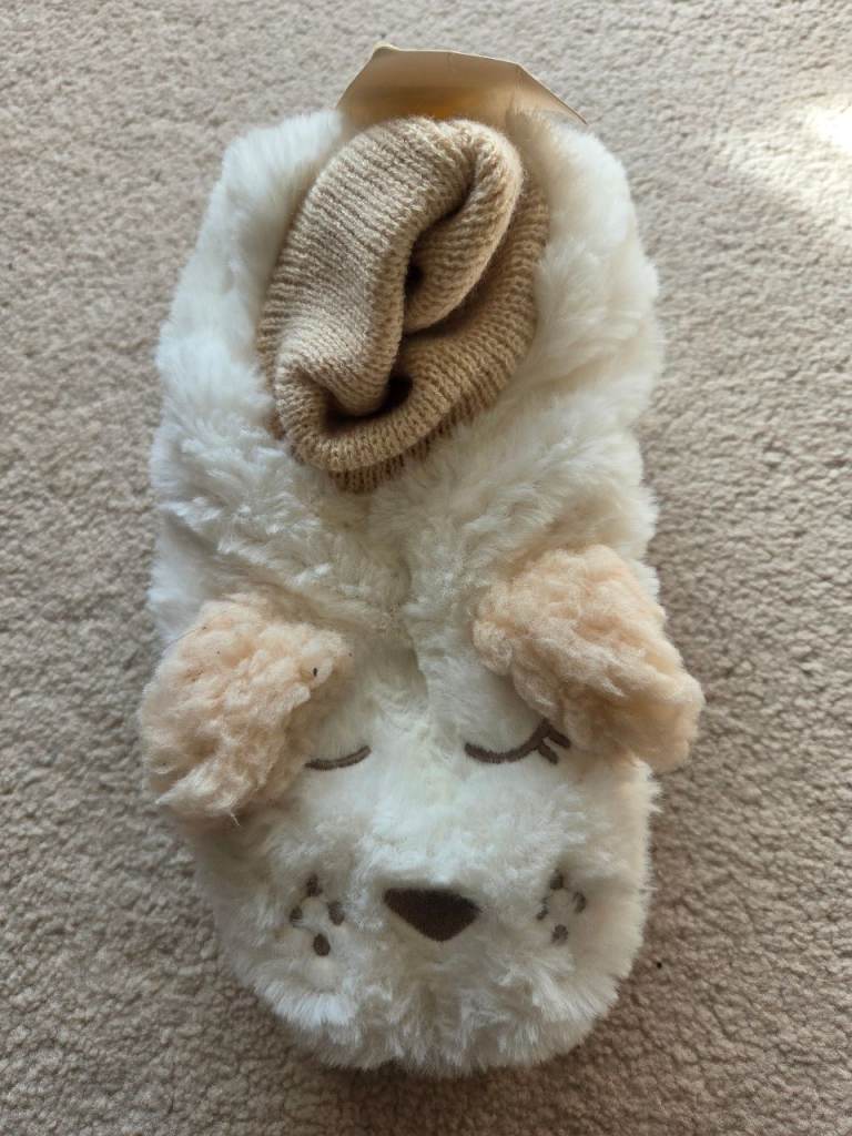 Primark fluffy, slipper socks with dotted non-slip sole, size M/L