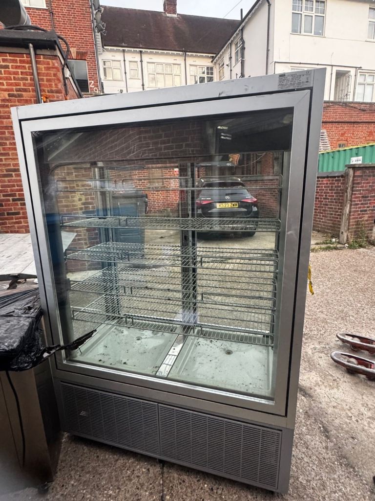Commercial upright cake display fridge like new fully serviced 