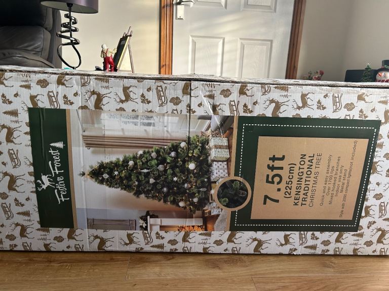 Festive Forest 7.5ft Kensington Traditional Christmas Tree in Box