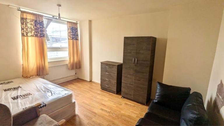 2 Spacious Rooms E14 | Bills Included | From £700 | Canary Wharf Area