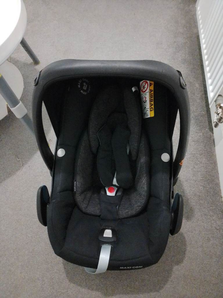 Maxi-Cosi Pebble car seat- Black, Good Condition