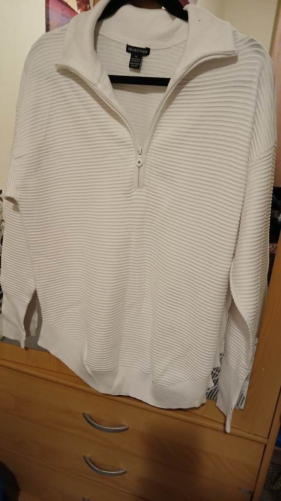 Brand New ladies jumper size XL 