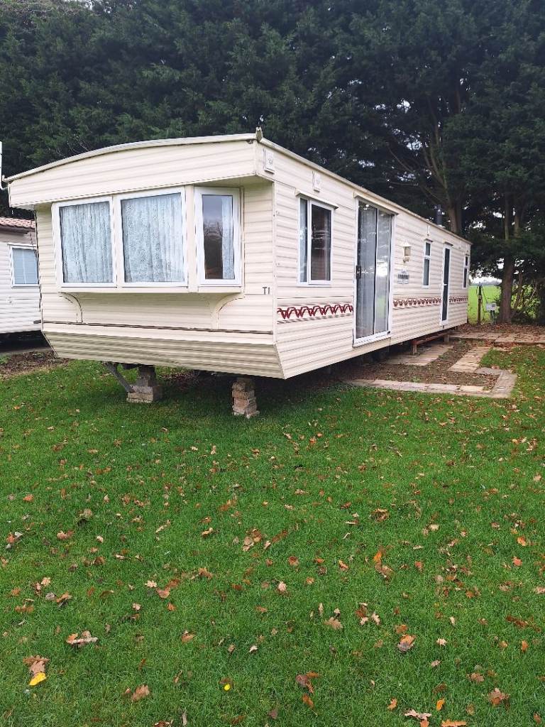 Static caravan to let