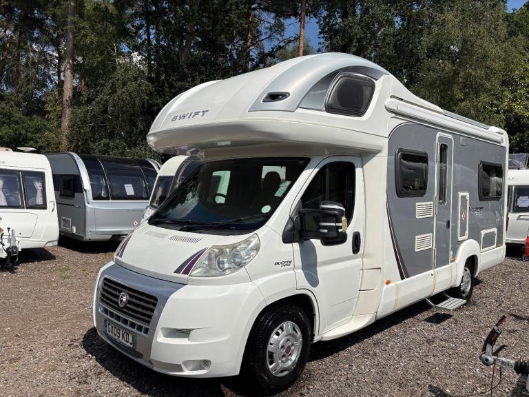 FIAT DUCATO - SWIFT VOYAGER 695EL - 2009 - 4 BERTH - U SHAPED SEATING - PRISTINE