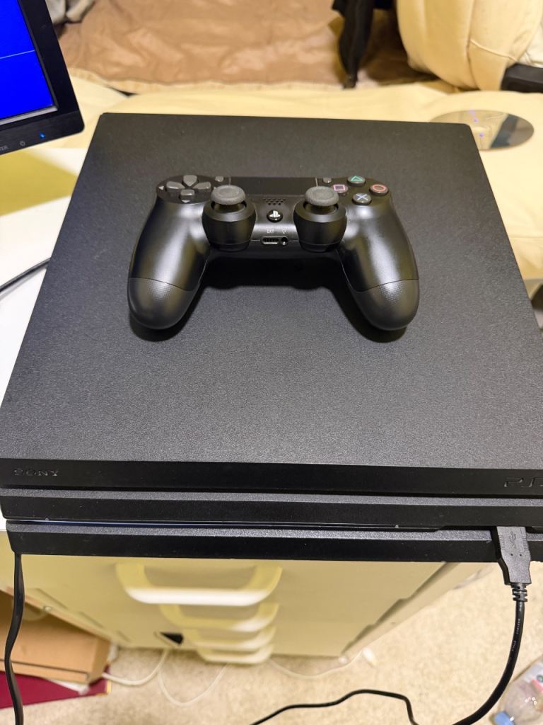 PS4 Pro 1 Tb version 11.5